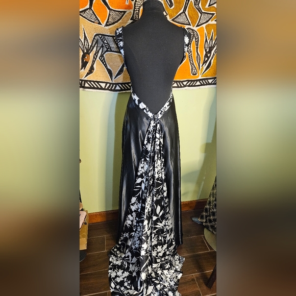 Paris Tony Bowls Gown - Picture 2 of 3